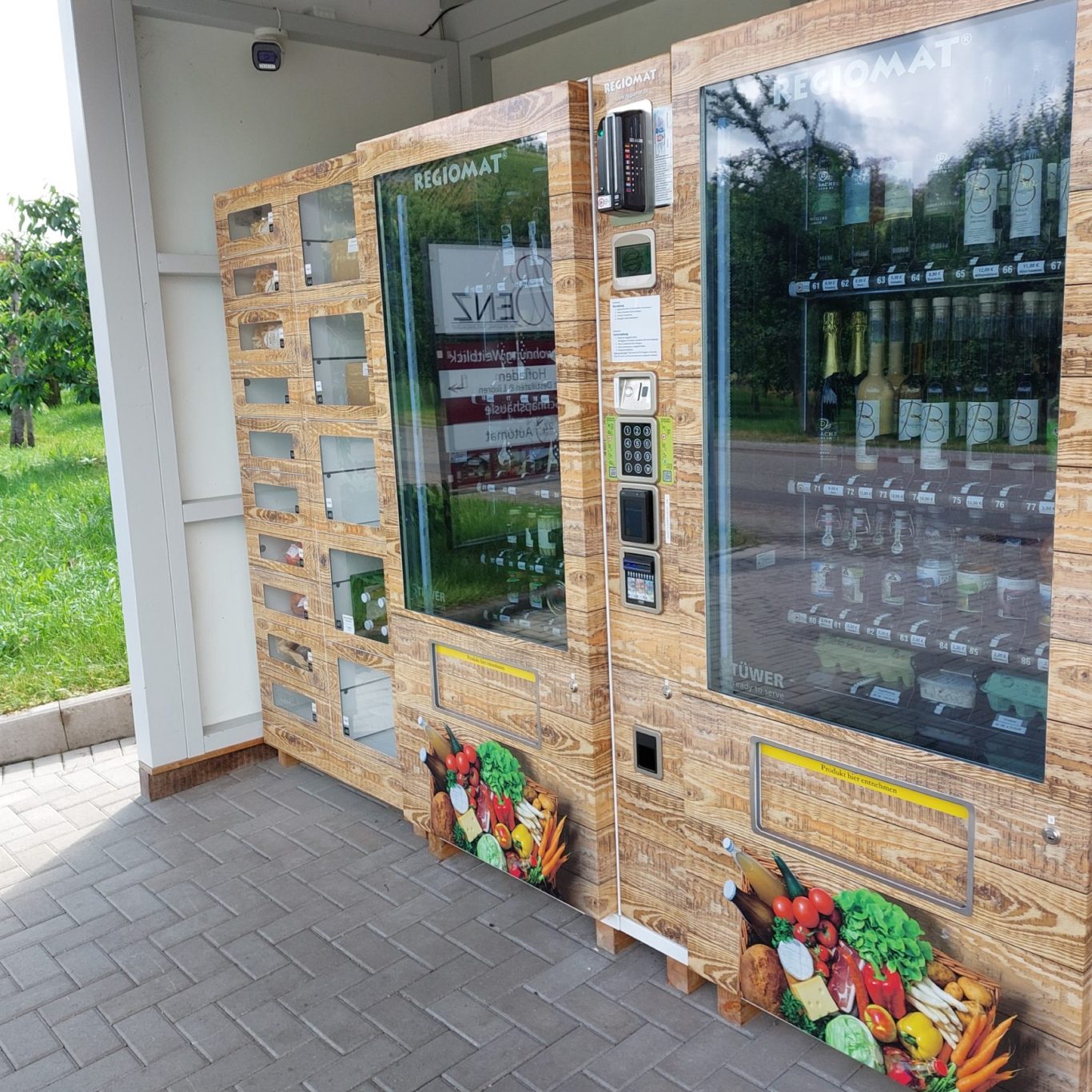 Automat mit gesunden Snacks und Getränken in Durbach.